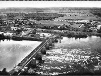 Barrage de rgulation dit "Eiffel"  Vue arienne : au bout du barrage, l'cluse de St-Pierre-la-Garenne.
