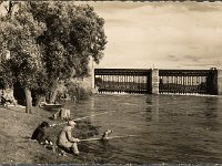 Bords de Seine  Pcheurs en aval sur la rive droite