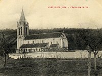 Nouvelle glise Saint-Pierre (1875)  Vue du ct sud de l'glise. Dans le fond, la cte d'Annebault et le bois de la Catignolle.