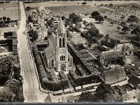 Nouvelle glise Saint-Pierre (1875)  Vue arienne plein est : en bas  droite la rue de Seine, derrire l'glise, le presbytre devenu mairie en 2004.
