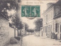 Grande rue  Vue en direction des Andelys | L'tablissement ... sis au n..  : Vins, caf, liqueurs, tabac, billard, picerie, mercerie et presse.